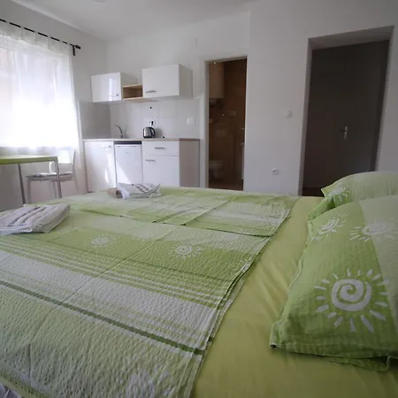 Apartments Marinko Stari Grad  Exterior photo
