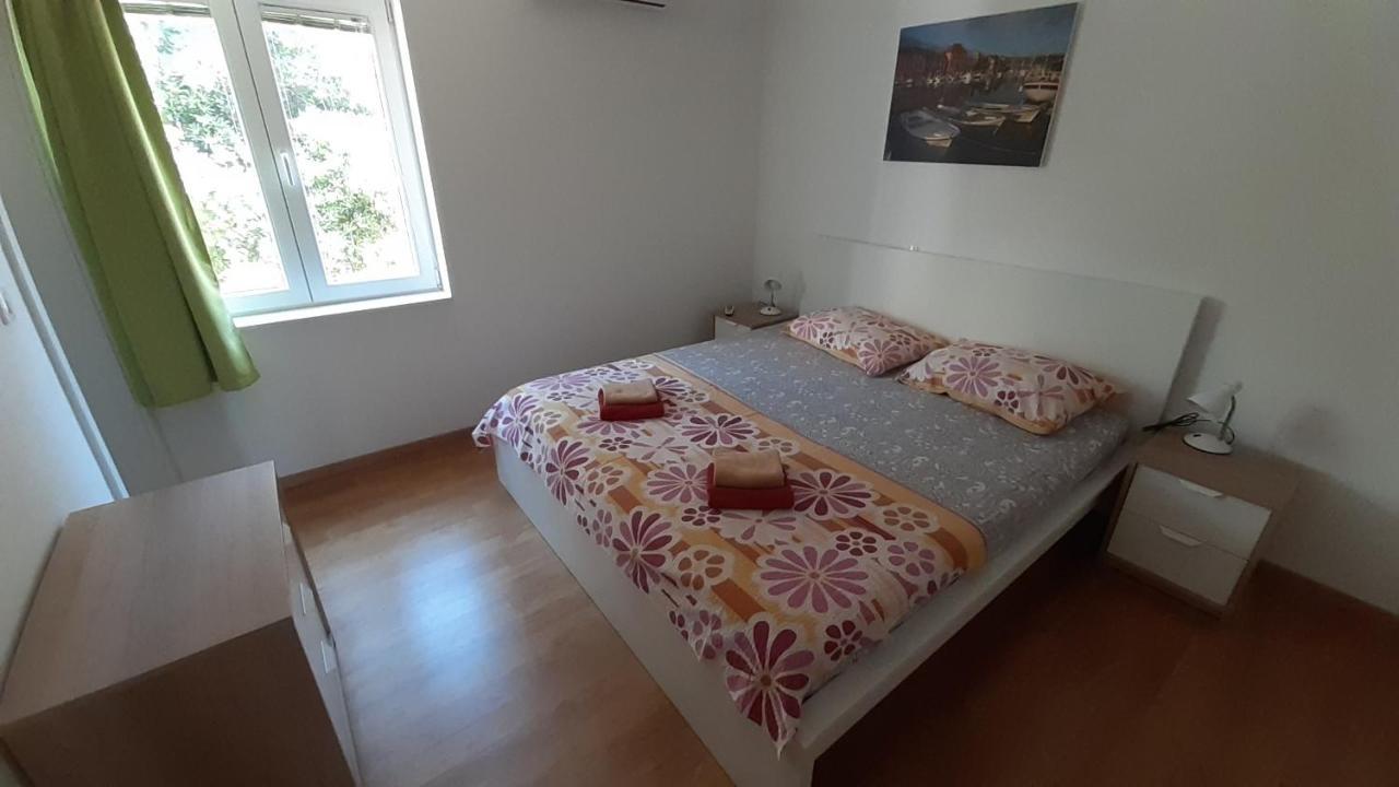 Marinko * Stari Grad (Hvar)